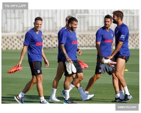 欧冠主题少儿足球训练营在马德里开幕，重点训练小球员的快速决策